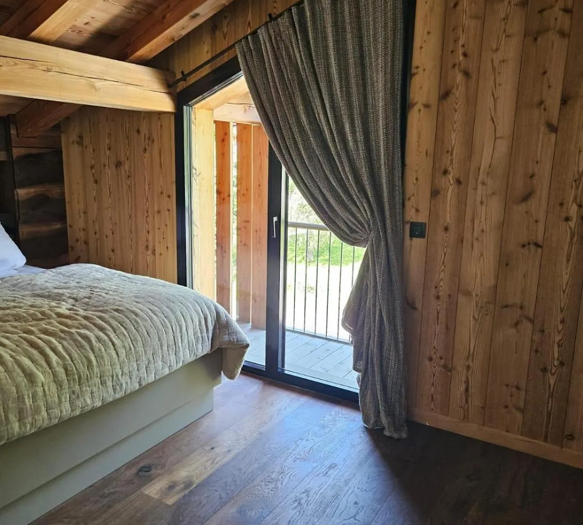 Chalet De 8 Chambres Megeve - 16 Personnes